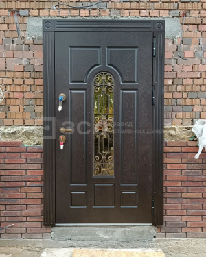 Элитная железная входная дверь со стеклом и ковкой